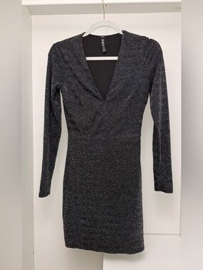 Design Lab Lord & Taylor Black Metallic Long Sleeve V-Neck Bodycon Dress
